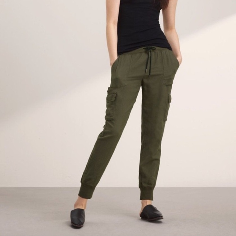 ARITIZIA Olive Green Women's Cargo Joggers